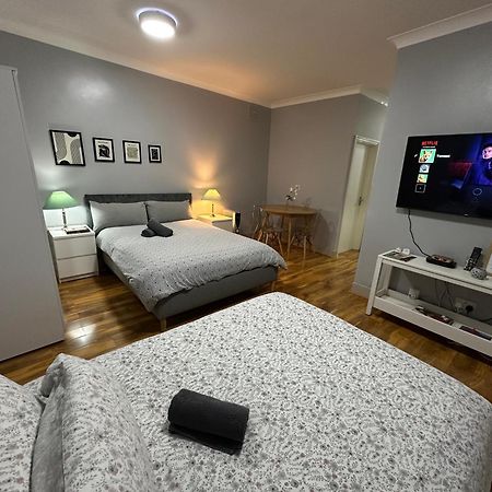 Central Ground Floor Studio Лондон Экстерьер фото