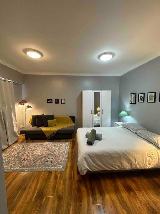 Central Ground Floor Studio Лондон Экстерьер фото