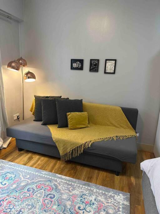 Central Ground Floor Studio Лондон Экстерьер фото