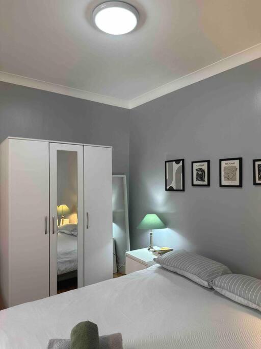 Central Ground Floor Studio Лондон Экстерьер фото