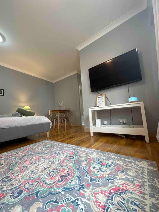 Central Ground Floor Studio Лондон Экстерьер фото